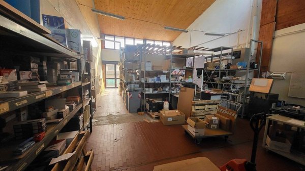 ufficio in vendita a Budrio in zona Prunaro