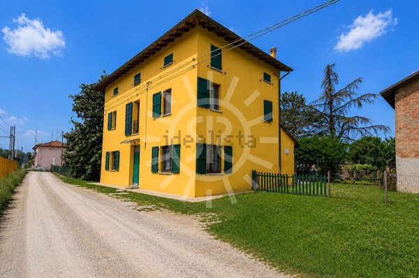 appartamento in vendita a Budrio in zona Mezzolara