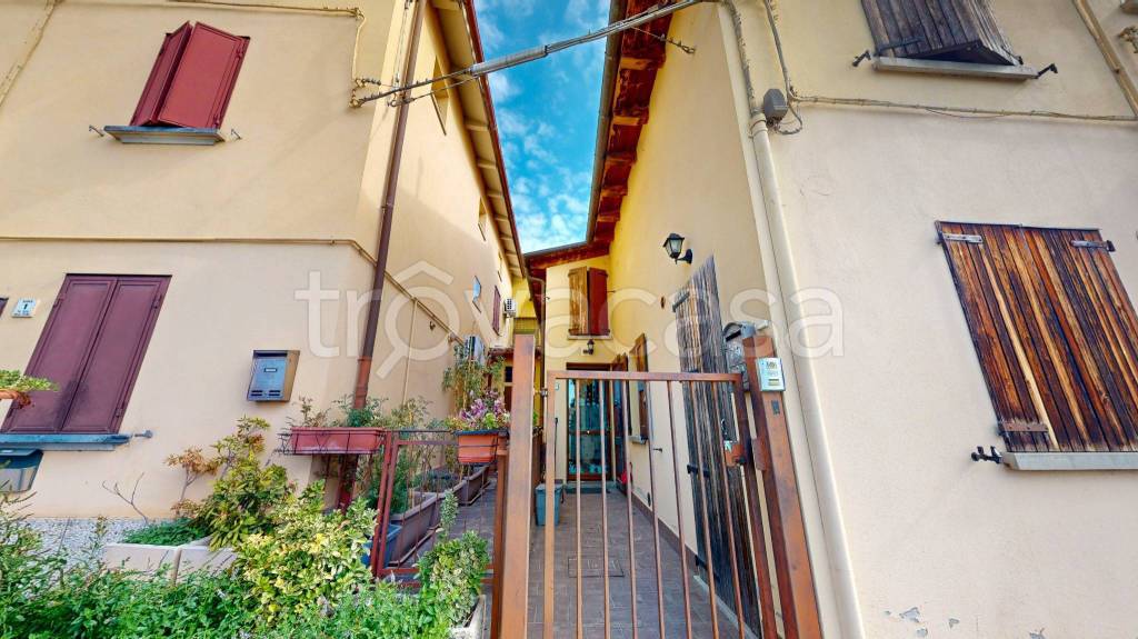 casa indipendente in vendita a Budrio in zona Cento