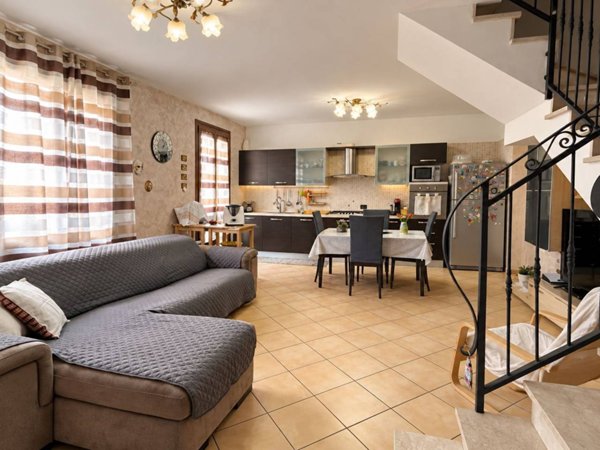 casa indipendente in vendita a Budrio in zona Cento