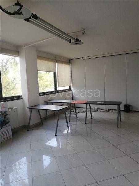 ufficio in vendita a Calderara di Reno