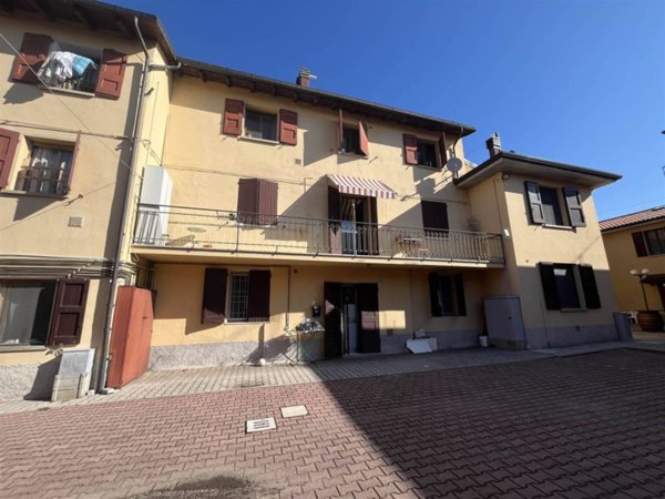 appartamento in vendita a Calderara di Reno in zona Castello di Campeggi