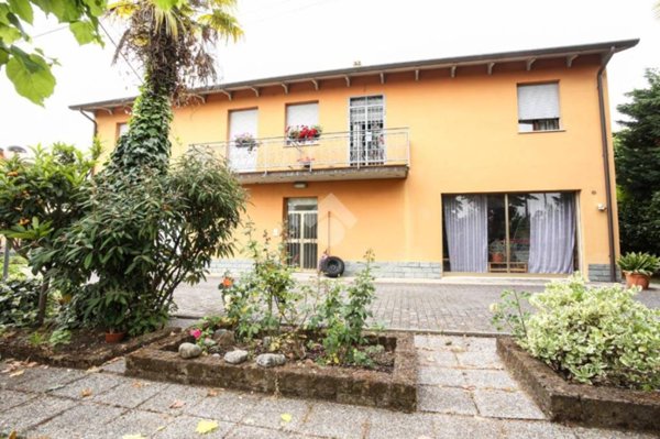 casa indipendente in vendita a Calderara di Reno