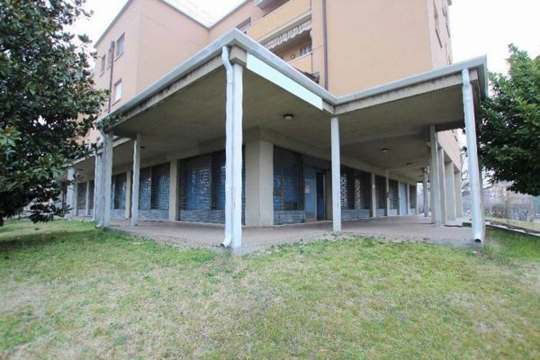 negozio in vendita a Calderara di Reno in zona Longara