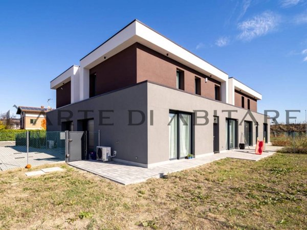 casa indipendente in vendita a Calderara di Reno