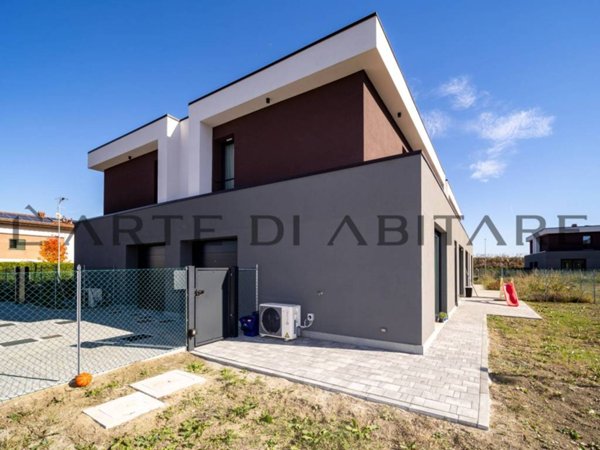 casa indipendente in vendita a Calderara di Reno