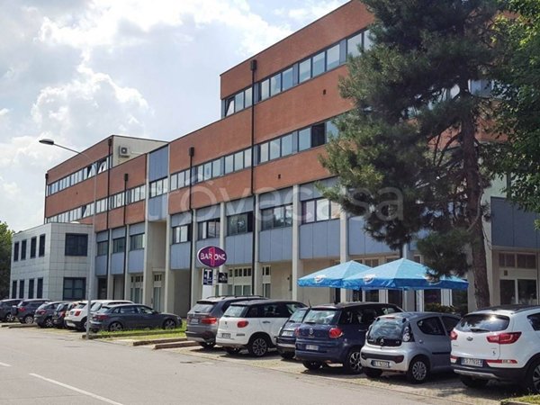 ufficio in vendita a Calderara di Reno in zona Bargellino