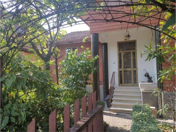 casa indipendente in vendita a Calderara di Reno in zona Lippo