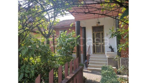 casa indipendente in vendita a Calderara di Reno in zona Lippo