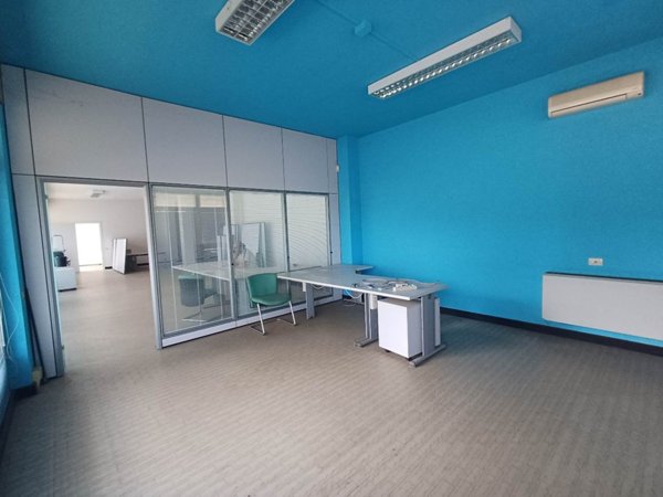 negozio in vendita a Calderara di Reno in zona Longara