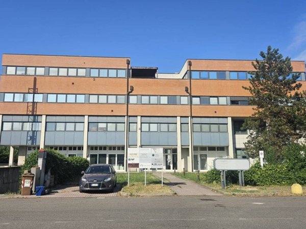 ufficio in vendita a Calderara di Reno in zona Bargellino