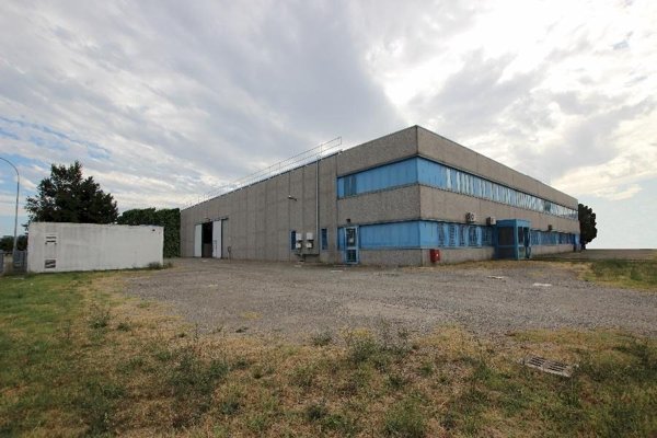 capannone in vendita a Calderara di Reno