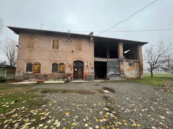 casale in vendita a Calderara di Reno