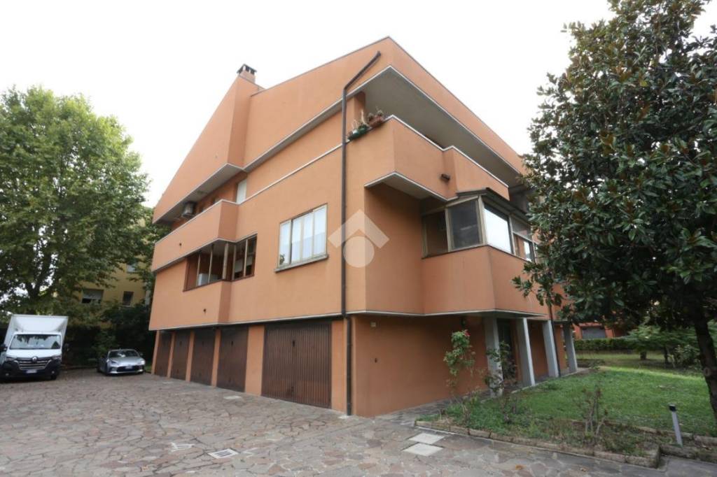 appartamento in vendita a Calderara di Reno