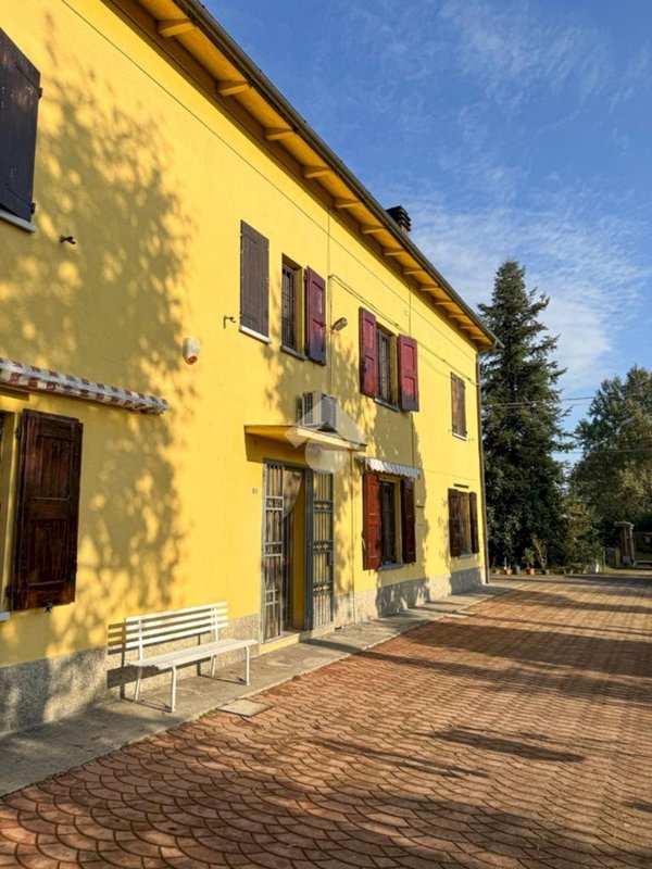 casa semindipendente in vendita a Calderara di Reno in zona Longara