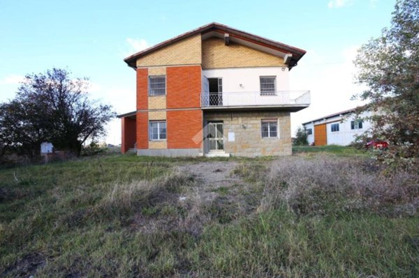 casa indipendente in vendita a Calderara di Reno in zona Longara