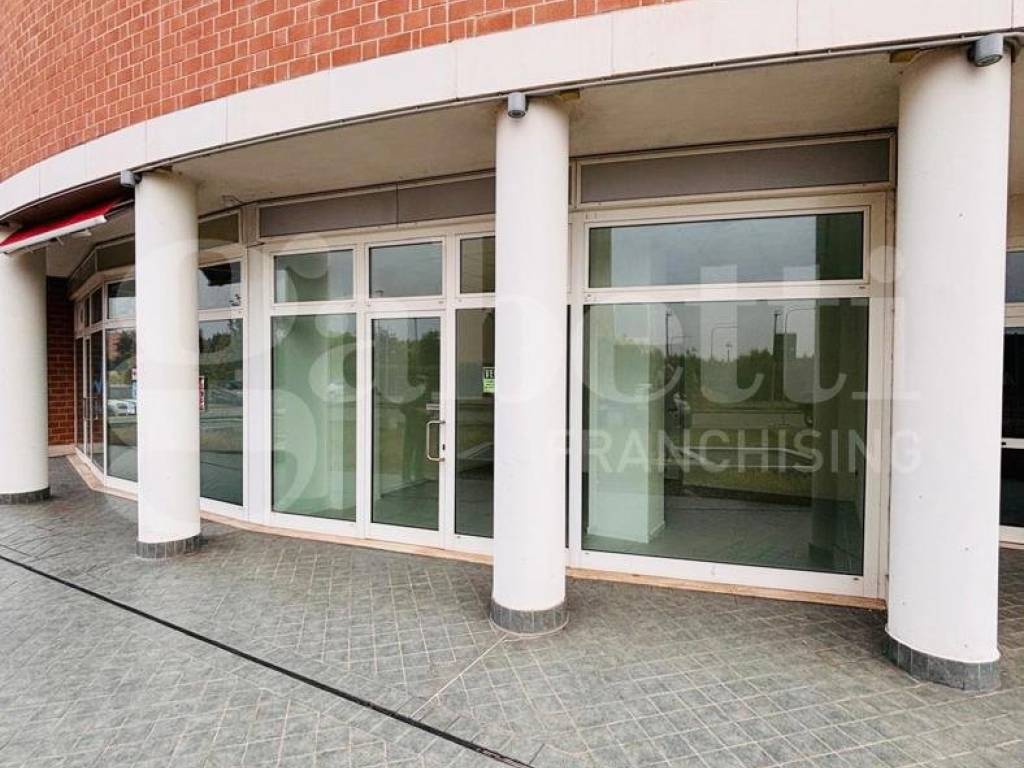 negozio in vendita a Calderara di Reno