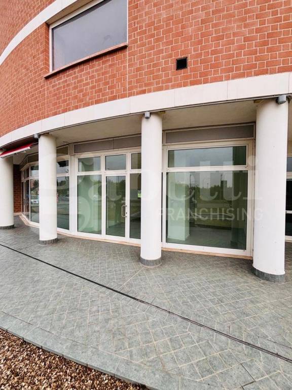 negozio in vendita a Calderara di Reno