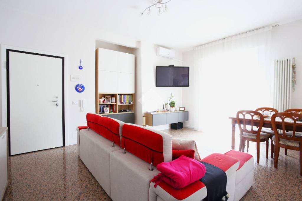 appartamento in vendita a Calderara di Reno in zona Tavernelle