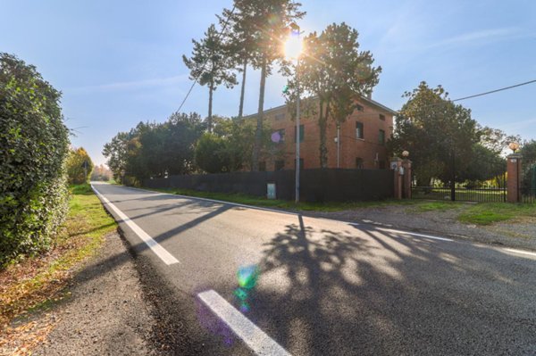 casa indipendente in vendita a Calderara di Reno in zona Bargellino