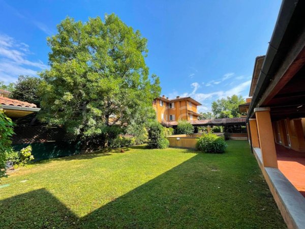 appartamento in vendita a Calderara di Reno in zona Longara