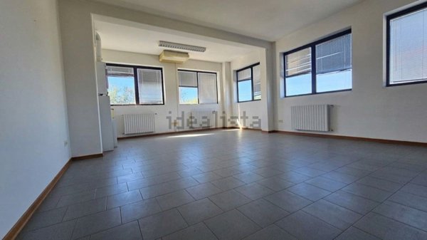 ufficio in vendita a Calderara di Reno