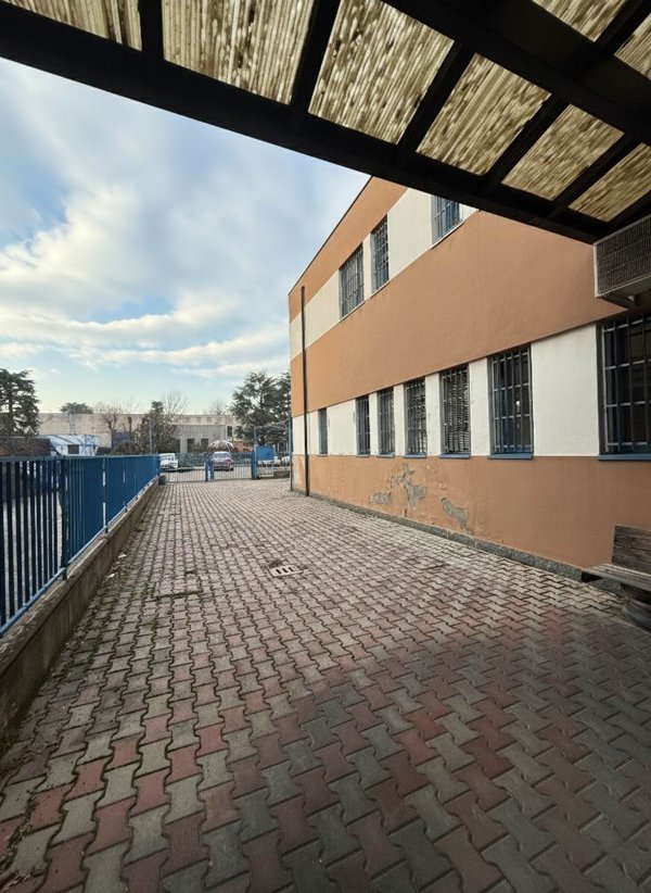 ufficio in vendita a Calderara di Reno in zona Bargellino