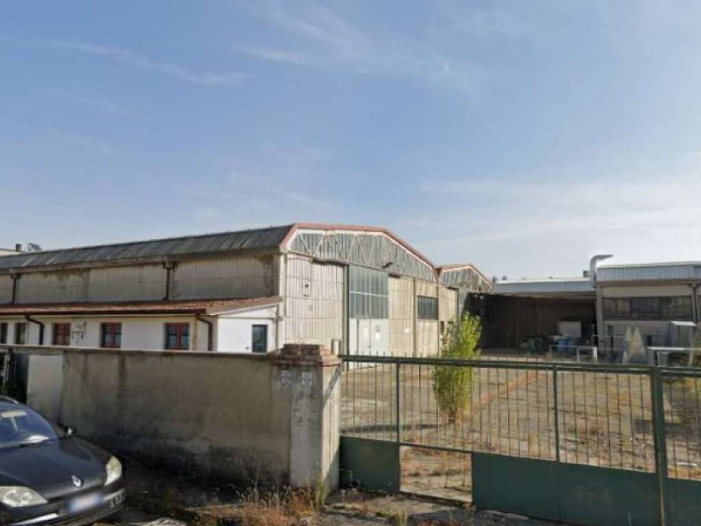 locale commerciale in vendita a Calderara di Reno