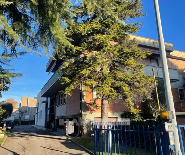 capannone in vendita a Calderara di Reno in zona Bargellino