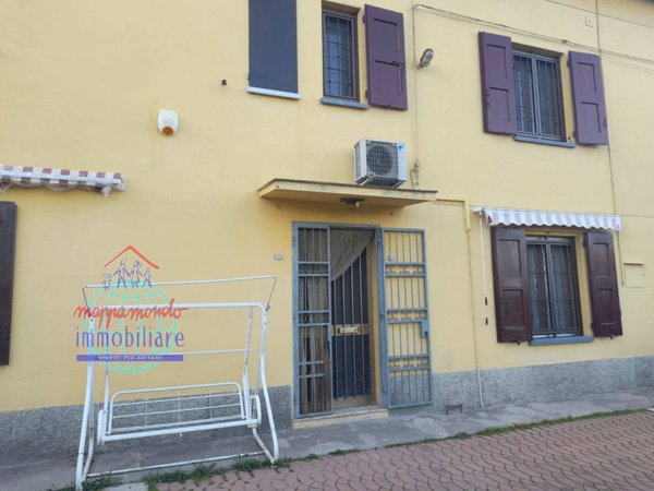 casa indipendente in vendita a Calderara di Reno in zona Longara