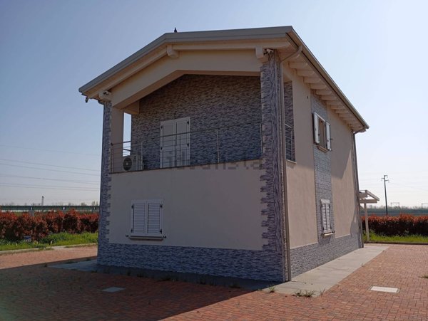 casa indipendente in vendita a Calderara di Reno
