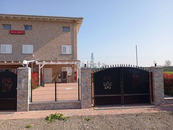 casa indipendente in vendita a Calderara di Reno