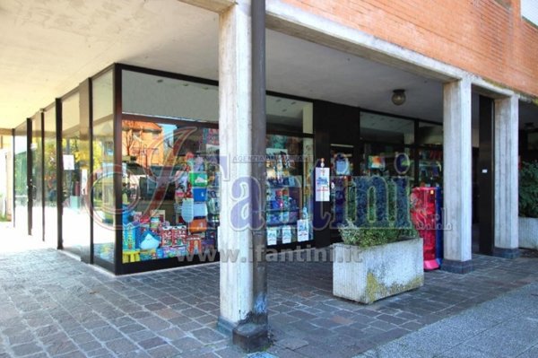 ufficio in vendita a Calderara di Reno