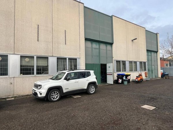 locale commerciale in vendita a Calderara di Reno in zona Lippo