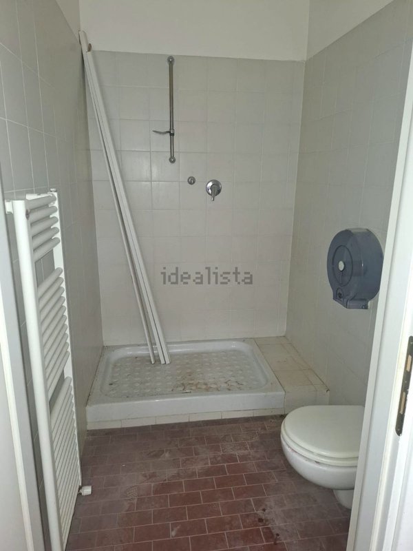 locale commerciale in vendita a Calderara di Reno