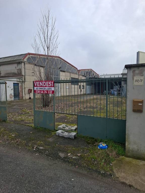 locale commerciale in vendita a Calderara di Reno