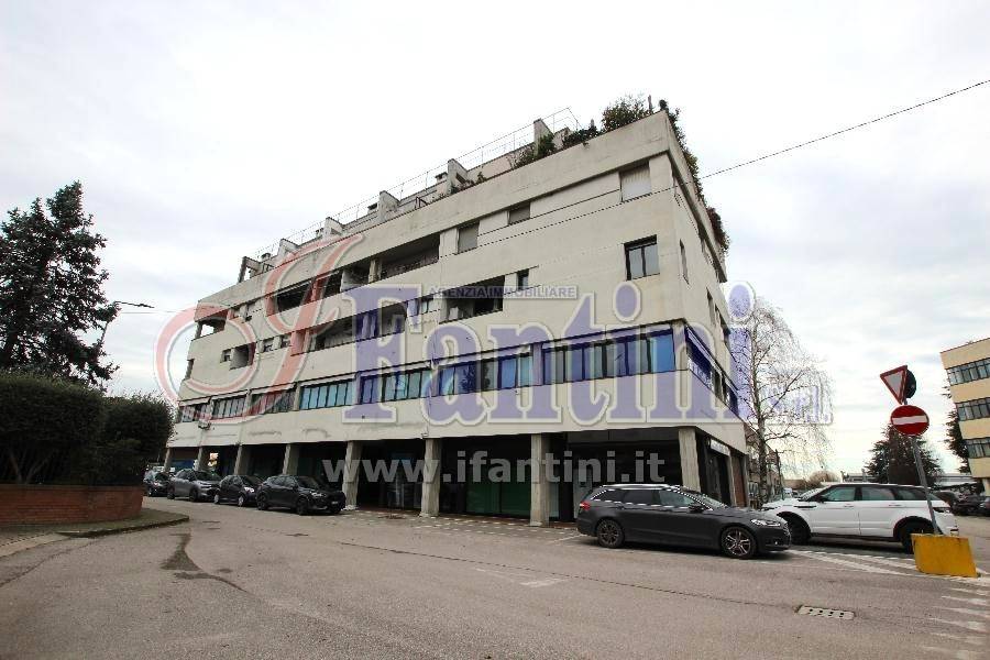 appartamento in vendita a Calderara di Reno in zona Lippo