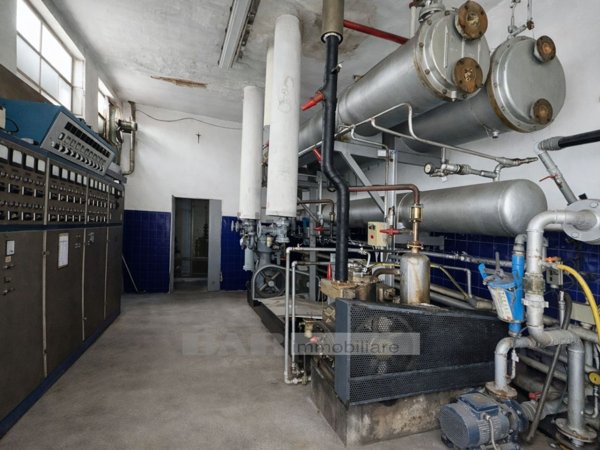 capannone in vendita a Calderara di Reno