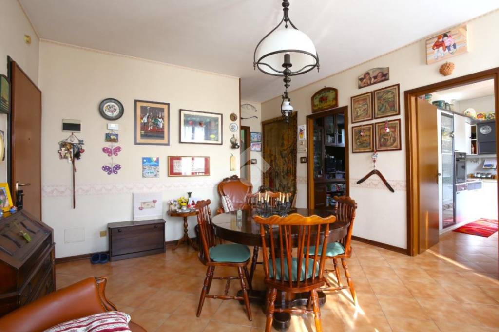 appartamento in vendita a Calderara di Reno in zona Longara