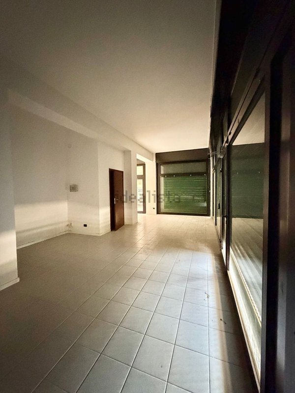 ufficio in vendita a Calderara di Reno