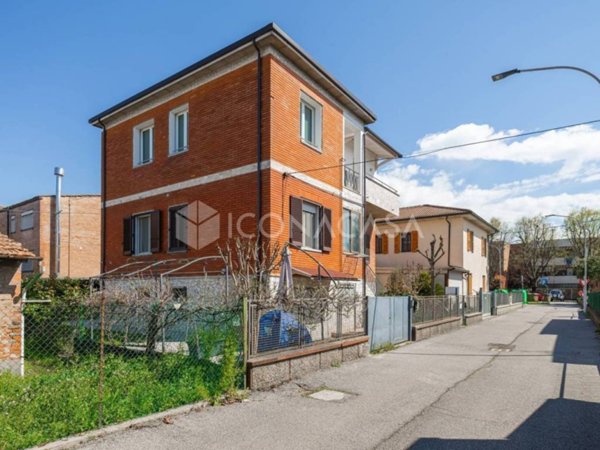 casa indipendente in vendita a Calderara di Reno in zona Lippo