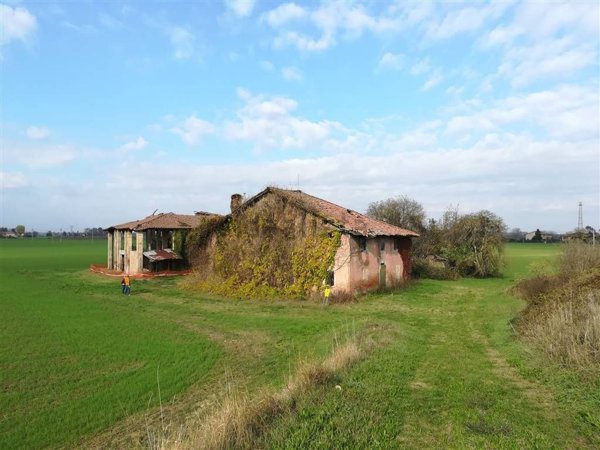 casa indipendente in vendita a Calderara di Reno in zona Longara