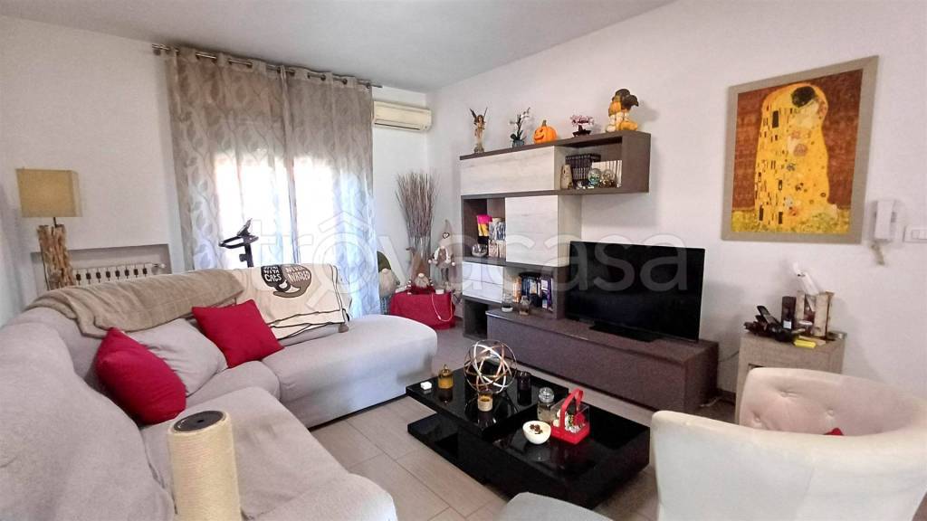 appartamento in vendita a Calderara di Reno in zona Longara
