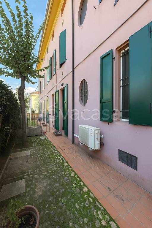 appartamento in vendita a Calderara di Reno in zona Longara