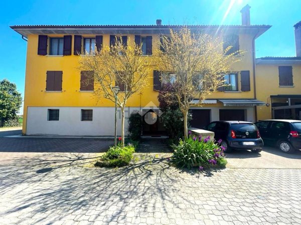 appartamento in vendita a Calderara di Reno in zona Longara