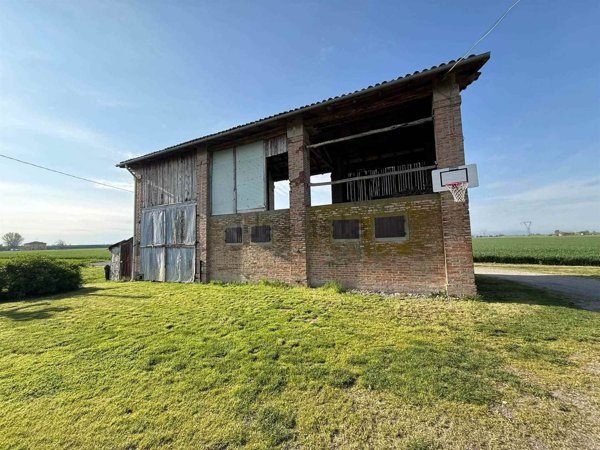 casale in vendita a Calderara di Reno