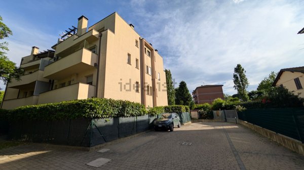 appartamento in vendita a Calderara di Reno in zona Lippo
