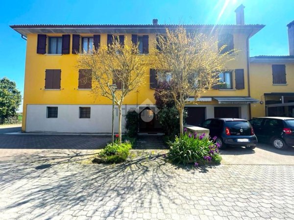 appartamento in vendita a Calderara di Reno in zona Longara