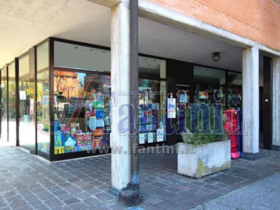negozio in vendita a Calderara di Reno