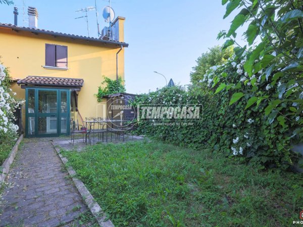 casa indipendente in vendita a Calderara di Reno in zona Castello di Campeggi